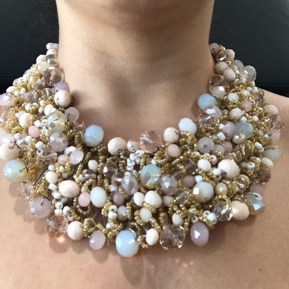 Arvan Aldo Necklace! Light Pink